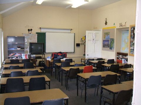 photographie d'une salle de classe